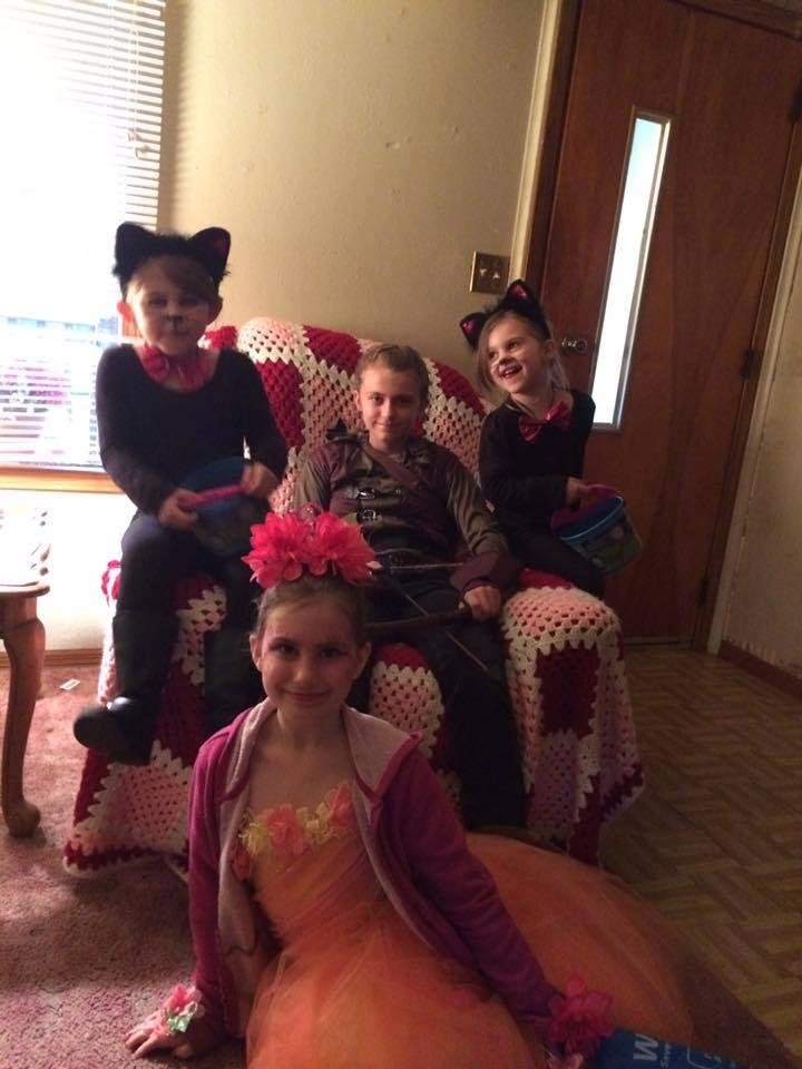 Happy Halloween to my beautiful granddaughters....True, Hailey, Caiden & Samantha <3