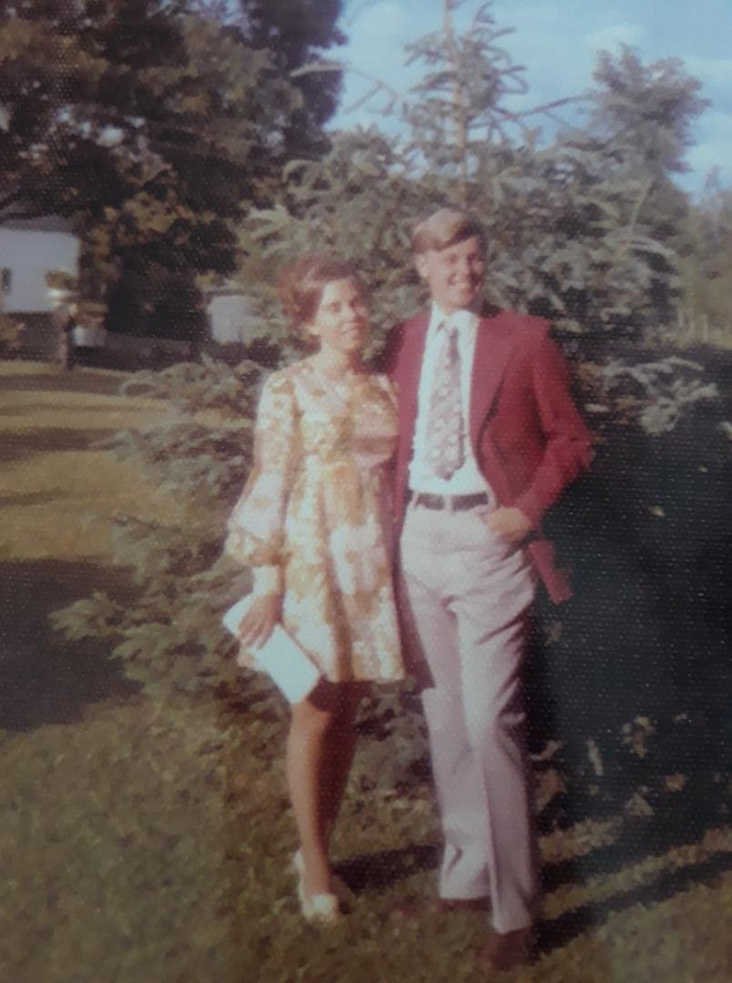 Couples week!! 

Met 👫  Summer 1968
Dated 1968-1970
Engaged 💍 June 1970
Married 👰🤵  December 1970
Still Together 50 Years December 2020

In honor of couples week, repost and replace with your dates! 💗