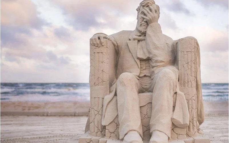 Yes Abe, I know JUST how you feel! As a Republican I can deal with Democrats but I can't deal with the Left. At least the true Democrats still care about this Nation and it's history.
By the way, this is an award winning