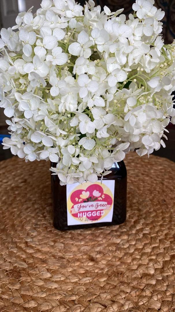 My niece Alyssa Benton left these beautiful flowers on the porch today. What a sweet gesture.🥰