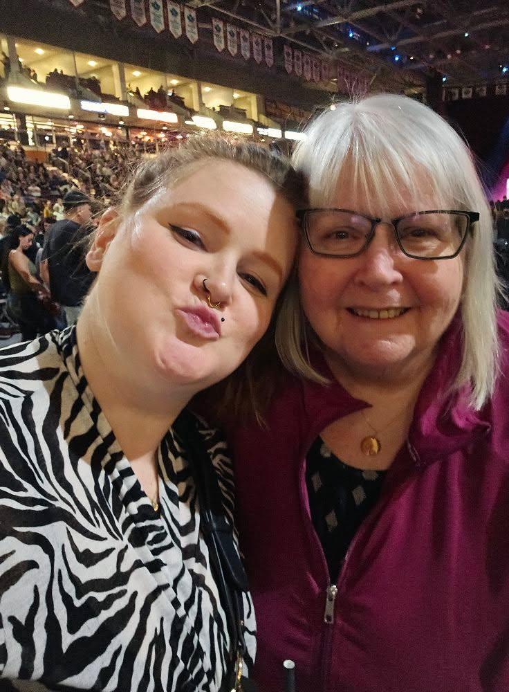 Happiest of Birthdays to my baby Lauren...no apologies, you will always be my baby, however you have grown into a beautiful, confident, successful, caring woman!!!