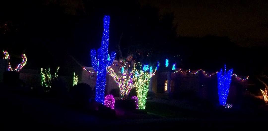 Some amazing Arizona Christmas lights around this year!
Loooooove Christmas!
