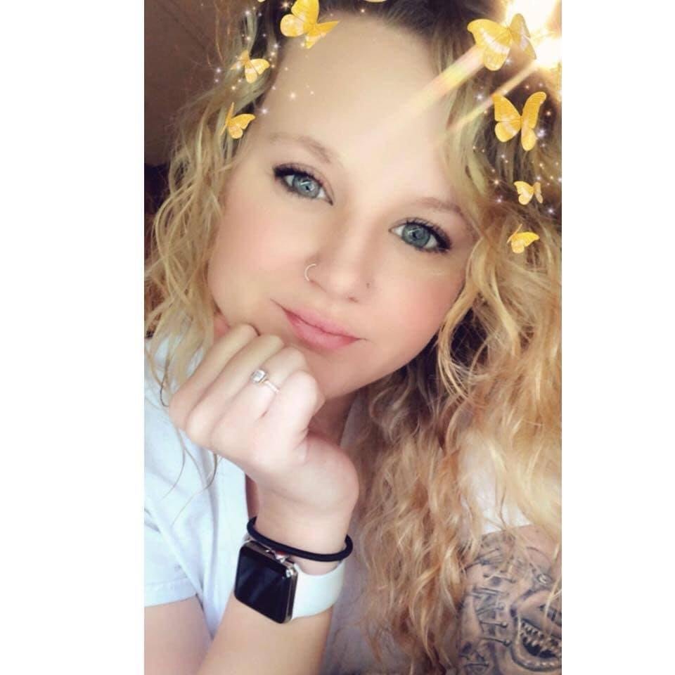 I WANT TO WISH A VERY HAPPY BIRTHDAY TO MY BEAUTIFUL GRANDDAUGHTER LeeAnn Nicole .. WE LOVE YOU SO VERY MUCH AND ARE SO PROUD OF THE WOMAN YOU HAVE BECOME, HAVE A GREAT DAY AND STAY SAFE,, LOVE YOU, MAMAW AND PAPAW 🎂🎈🎈😘