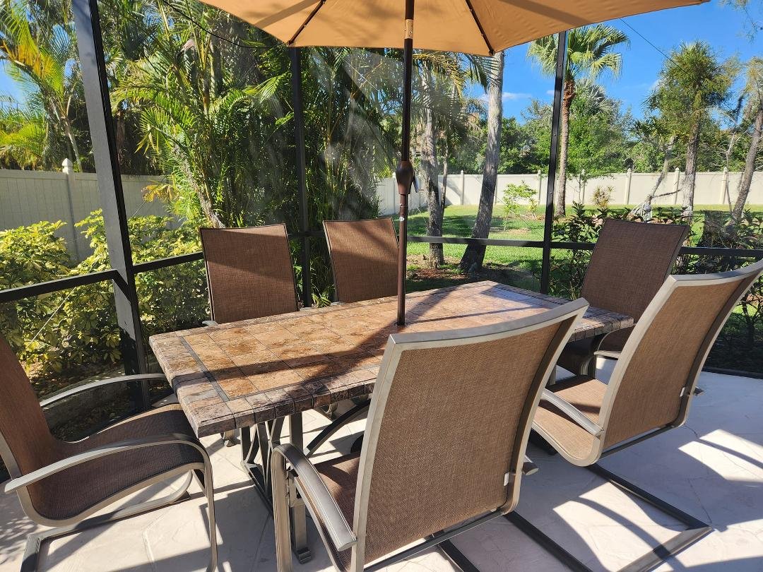 New patio set, great find at Habitat for Humanity ReStore! Love the set, love the store!