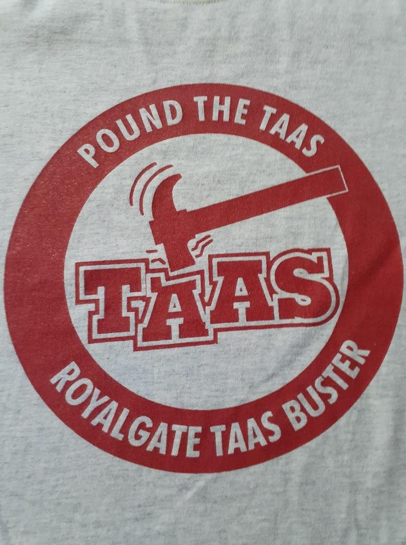 A career in T-shirts and a hat.
Volume II: The Royalgate years (1990-2006)
April 1995