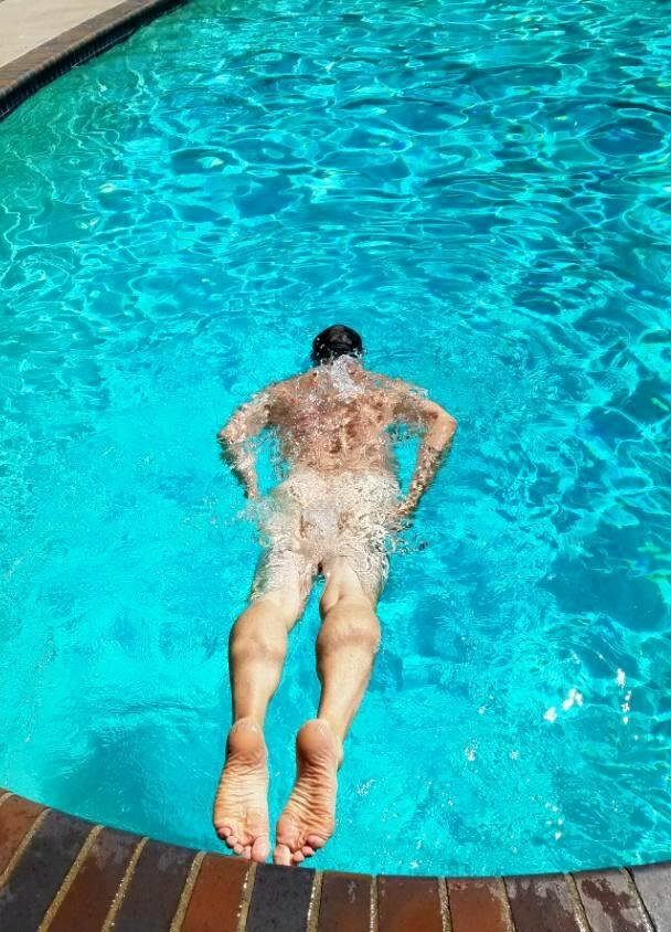 Naked plank🏊