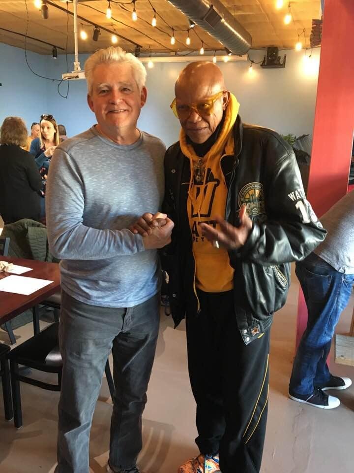 Just hanging out with Slick Watts!! 🏀