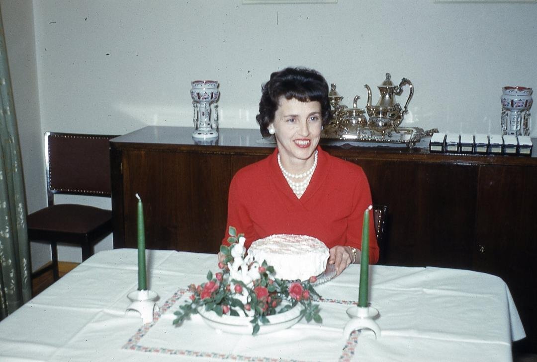 Happy Heavenly 100th Birthday to my dear Mother, Barbara Scarlett Henderson. You left us nearly 17 years ago, but there hasn't been a a day that I've not thought of you. Thank you for being a wonderful mother and grandmothe