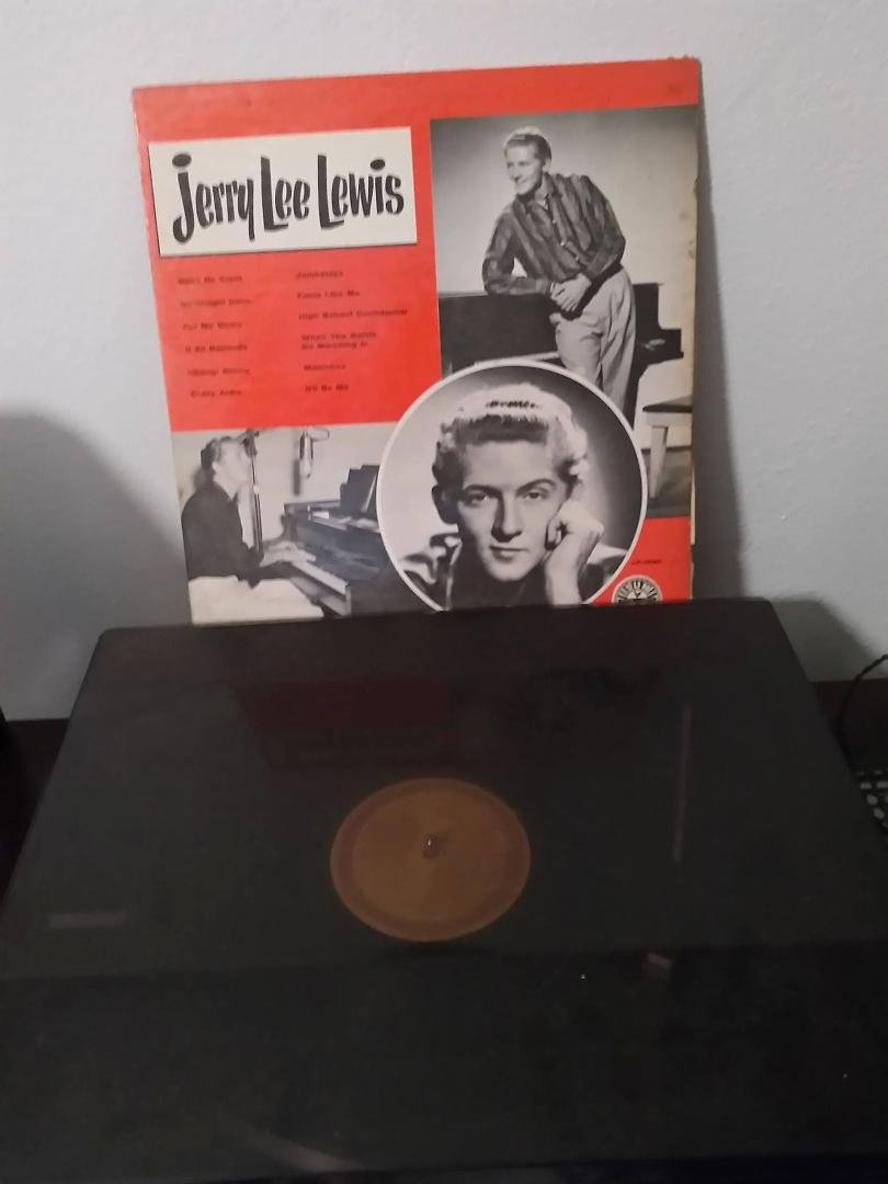 Listening to a new flea market find Jerry Lee lewis' first Sun record