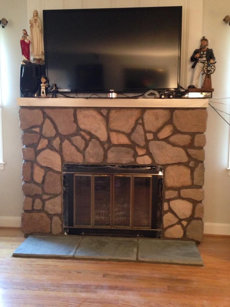This is an extra bonus we got w/our deal on stone work- living room fireplace. More pics to come on outside.