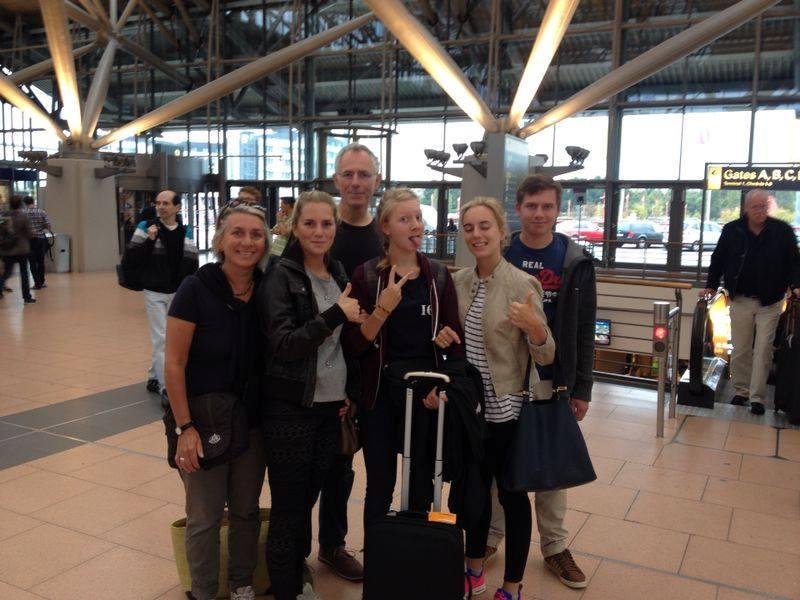 Here's the picture of the family at the airport when Kristina left for Nanimo: Edda, Marie, Alfons, Kristina, Karin, und Timo.