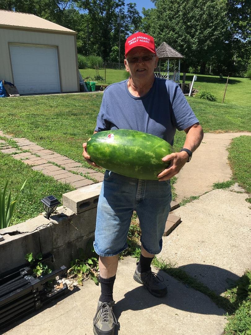 Fifth watermelon this year. Three (3) seedless and one (1) other seeded melon from “Border Melons” (Aldi’s).
The seeded watermelon out did the seedless watermelon.
Just cut this seeded melon up “Smith Farms” Florida (Aldi’s