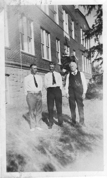 Robert Danley's album, 1939 Danley Reunion
