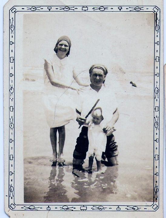 Aunt Dorothy and uncle Gus and baby?