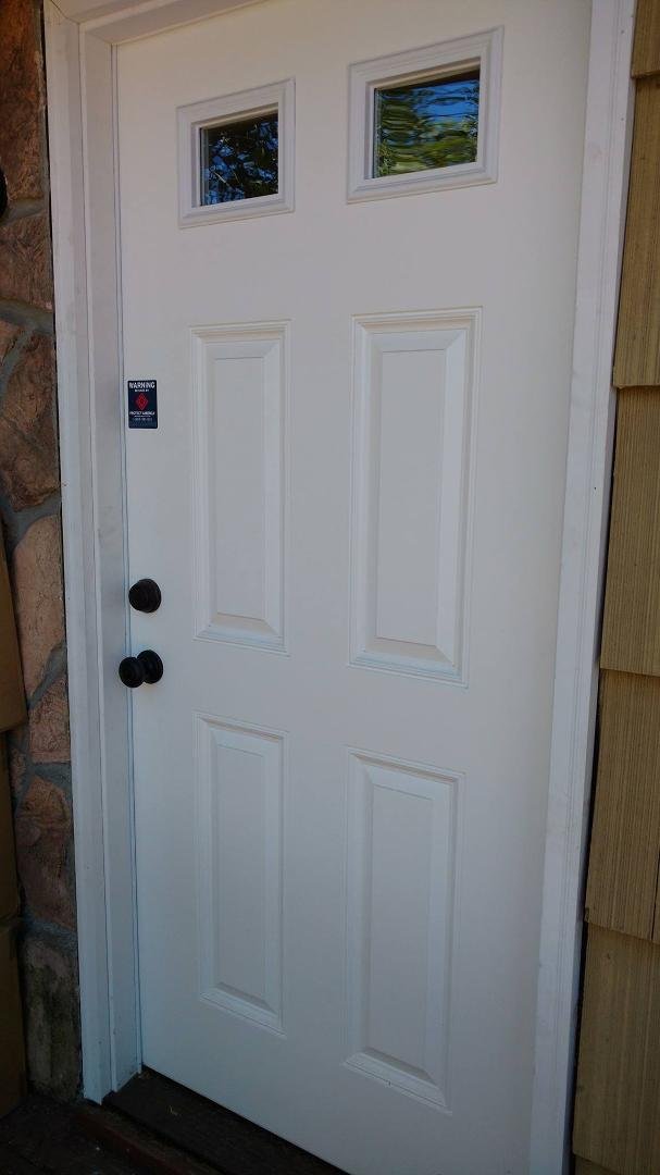 MISSING SCREEN DOOR DECK