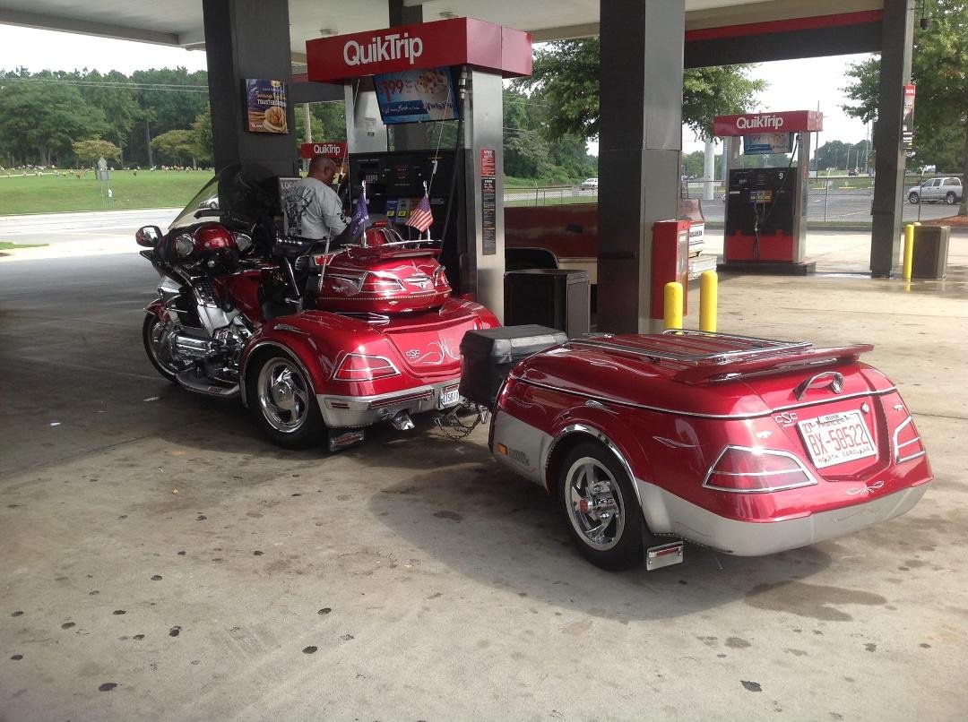 This a Bike Club on their way home to N.C. From an event in Alabama. Sharp Bikes!