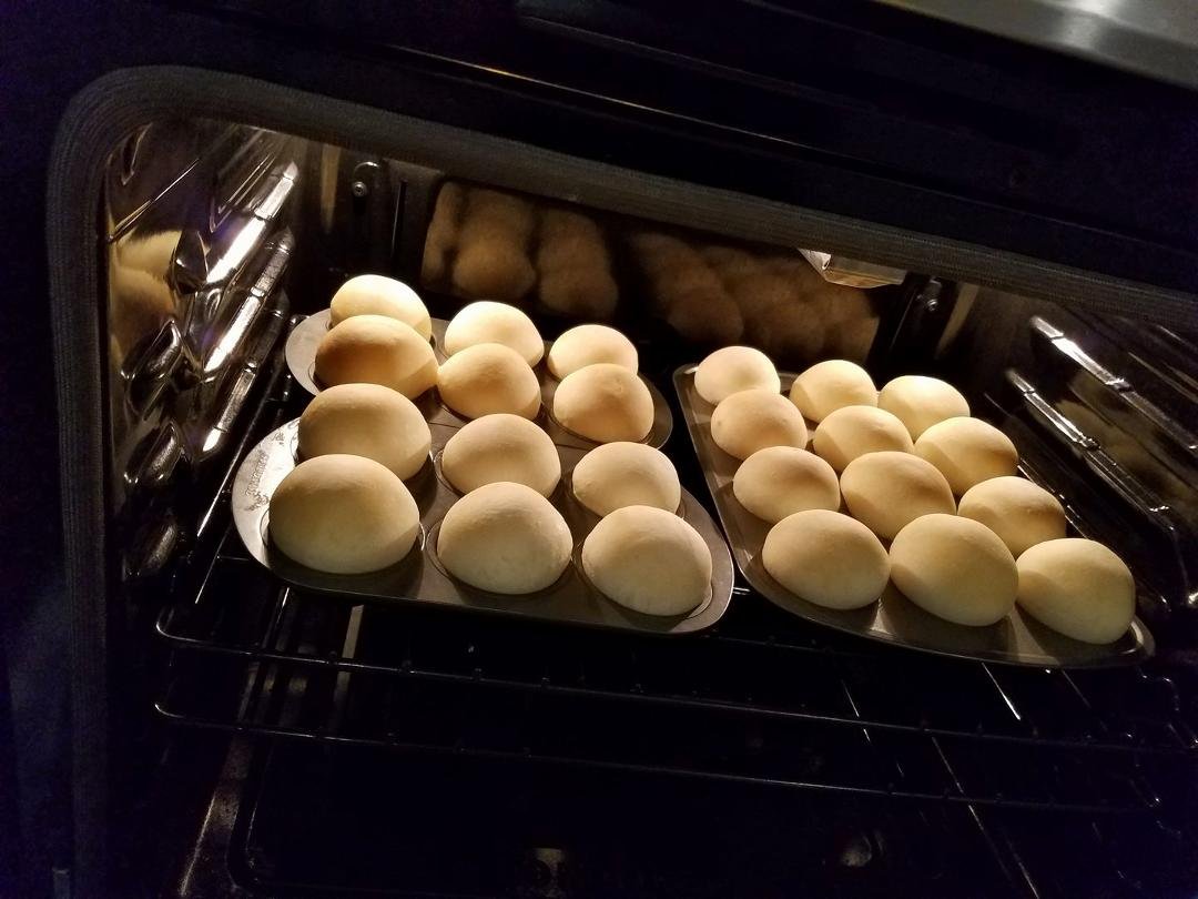 2 dozen fresh yeast rolls almost ready for the table 😎