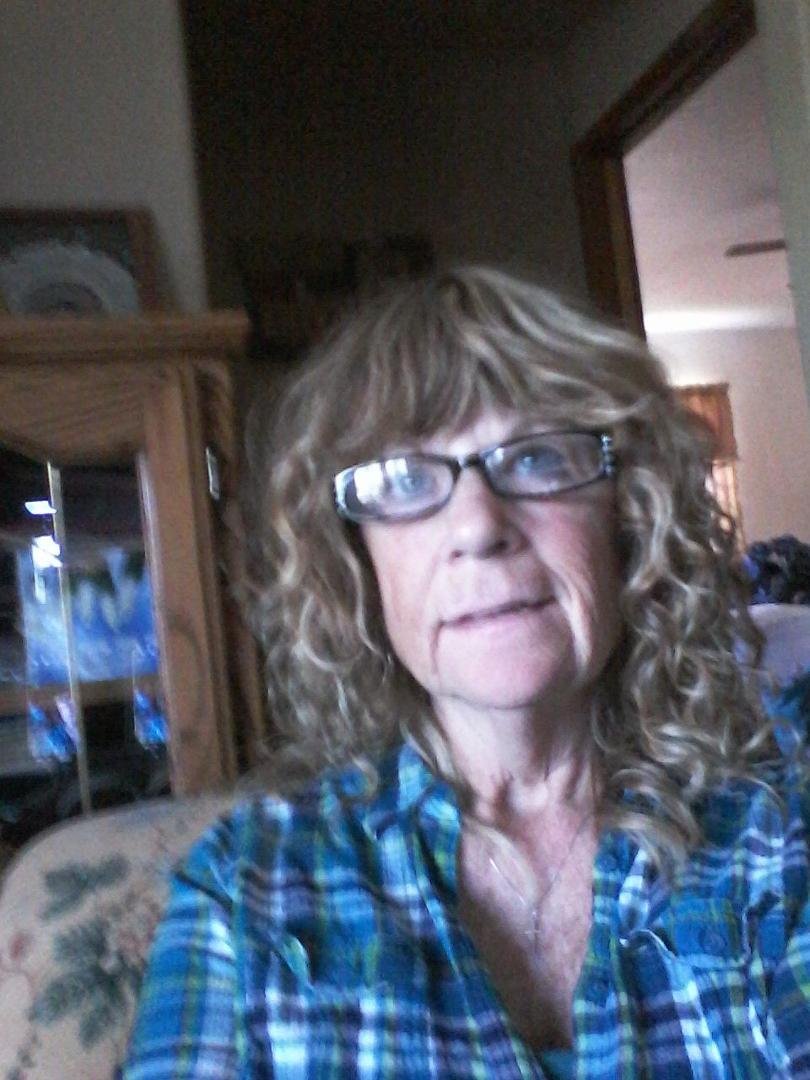 Meganmylv@comcast.net chillin in my new chair thanks to Sue..lol