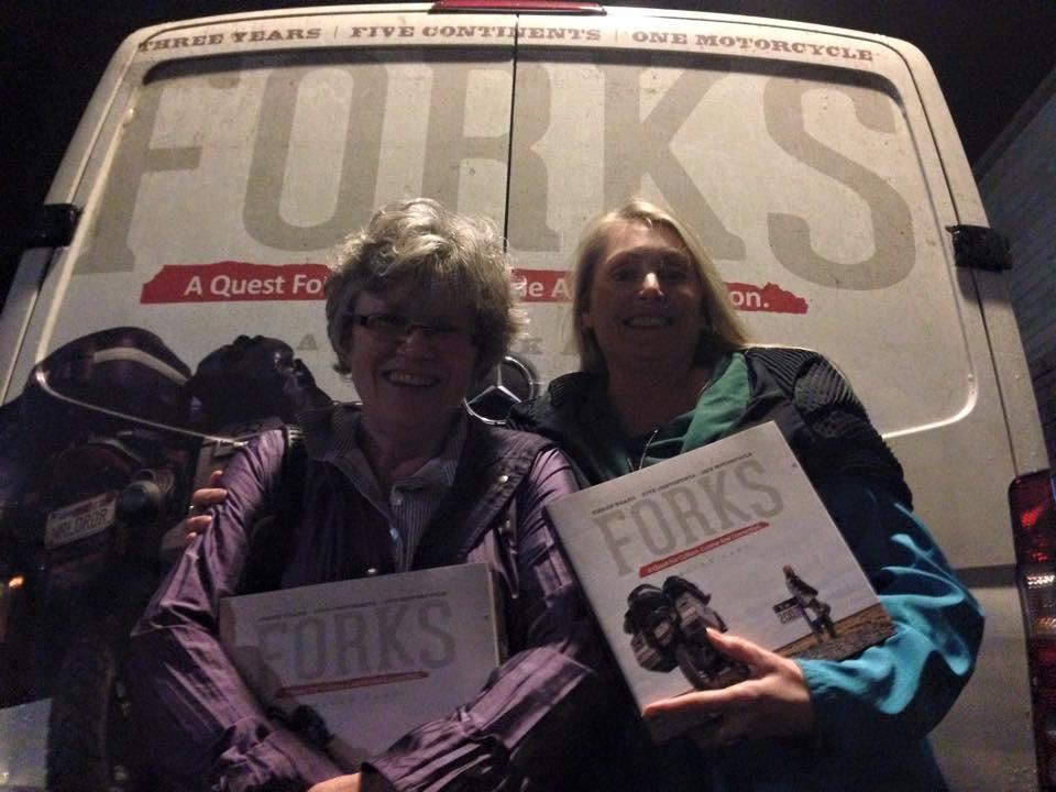 Connecting with local ladies in Bandon, Oregon... Oh yeah... and selling "Forks"
with Robbie & Sherie