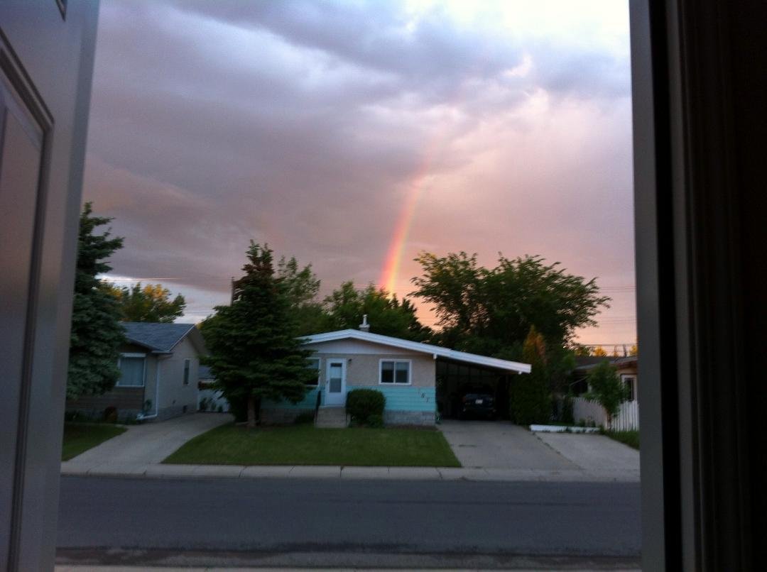 Outside my front door June 7 / 2013 , 9:20 PM.
Cool! Or what?