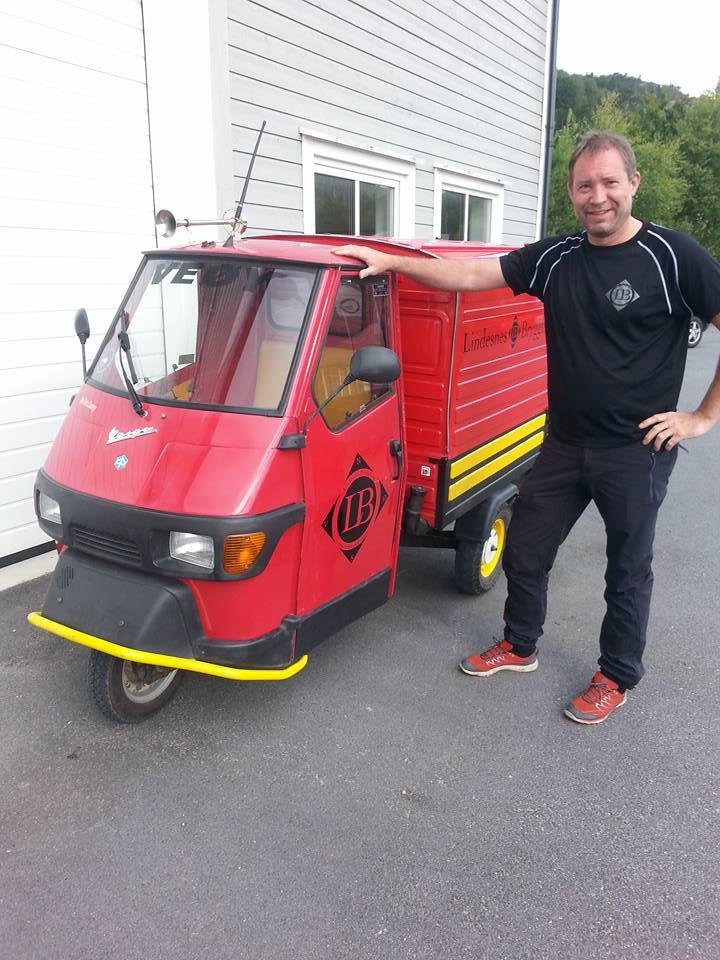 My best friend Benjamin with his Little Red 🚘🚘🚘😎