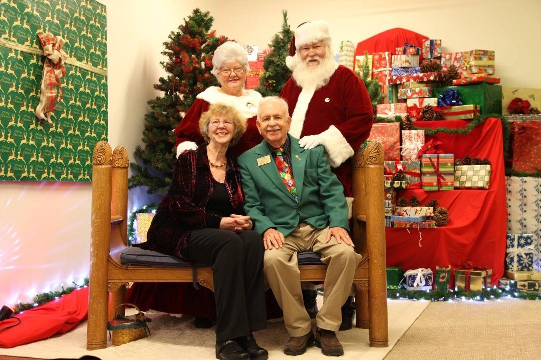 Christmas Party 2018 with Mr. and Mrs. Clause (Routts)
