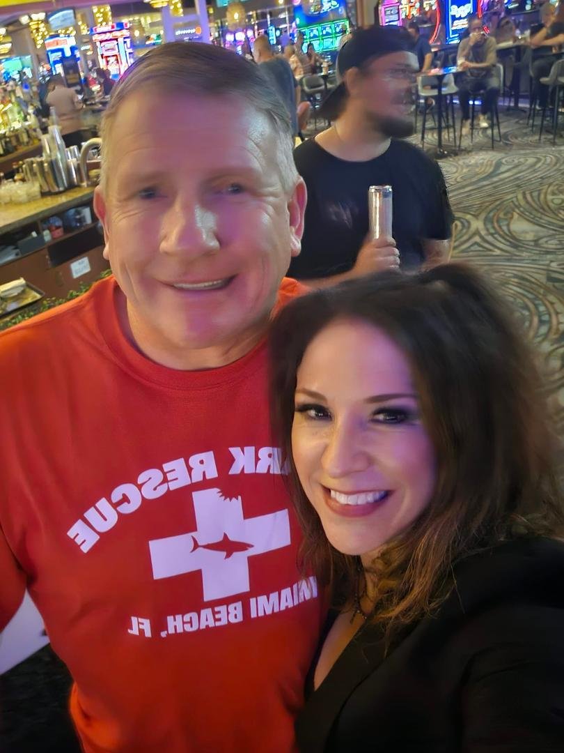 Was fortunate to meet Cian Coey, who is the lead singer from Starship and was playing with her local band Rock Roulette in Las Vegas. Cian also used to be Meat Loaf's vocalist and did I mention that she can really sing.