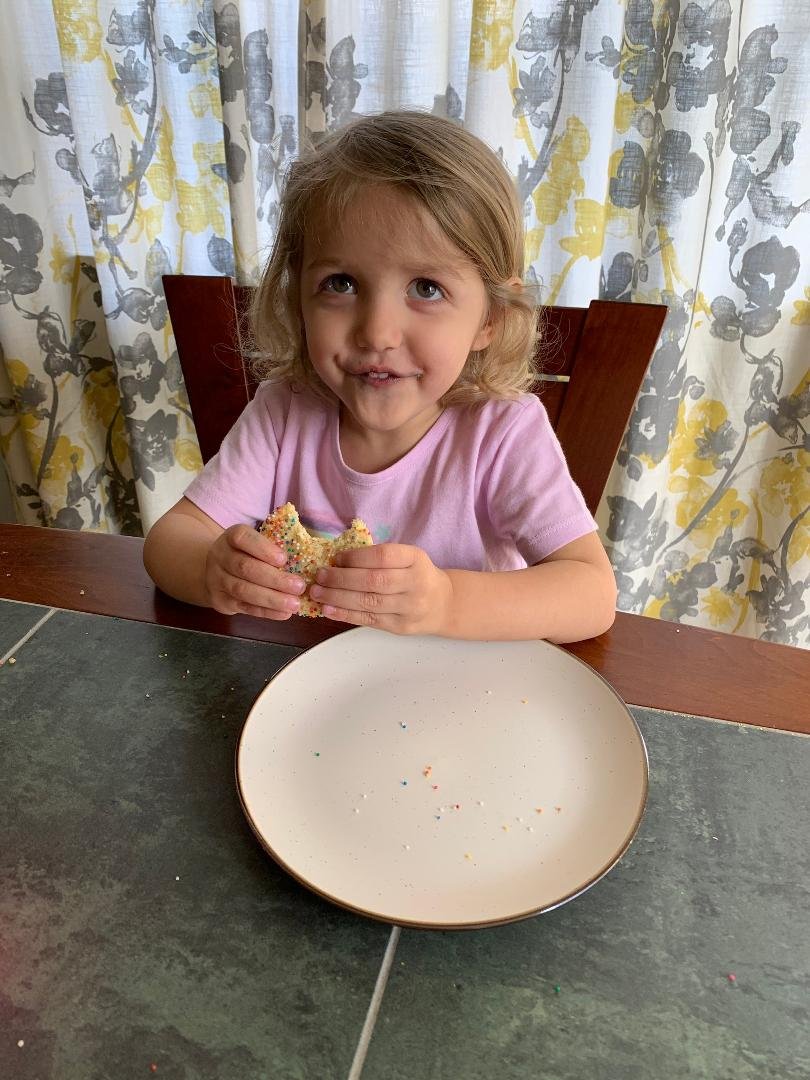 After school cookie time with Hannah….Priceless 😍