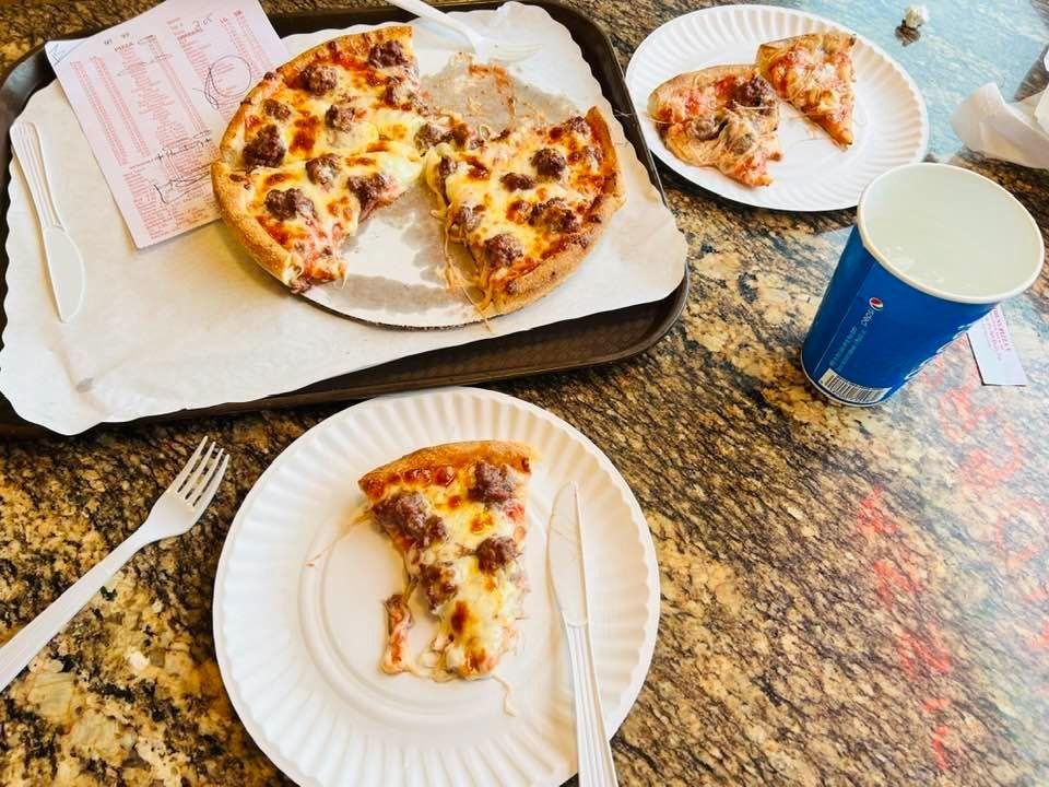 It’s been 7 years since I’ve had a slice of Athens Pizza.
Omg! I miss home!!!