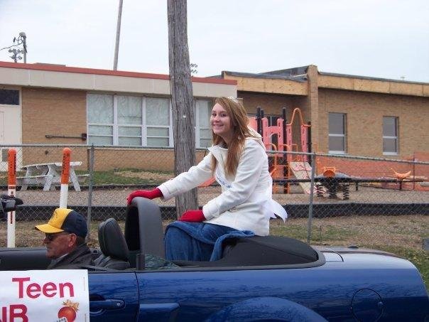 Shelby Burnett in a 2008 Shelby Mustang, Loaned by Mike Kehoe Ford of Jefferson City, New Bloomfield 2009 Christmas Parade. Poppy Fred Case driving, (most of the time).