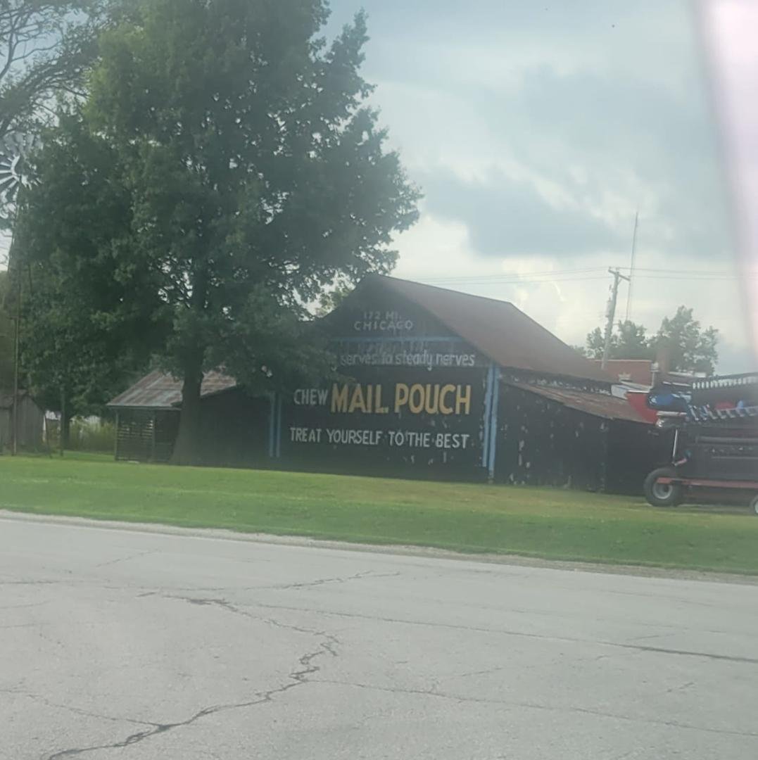 Traveling to my Newlin family reunion in Martinsville IL I came upon this barn just outside of Oakland IL. About 25 mi north of Casey,il. You use to see barns with advertisements all over the countryside, common teams were
