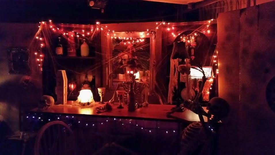 the garage scene halloween 2015