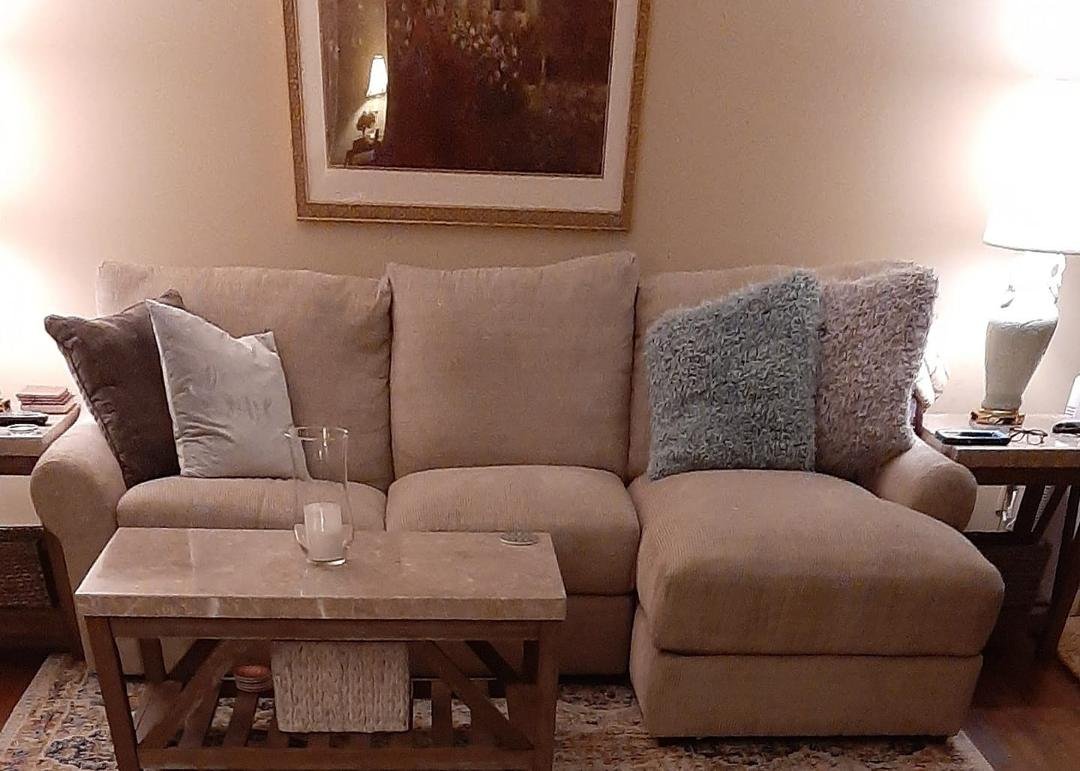 Selling my couch asking $200.00