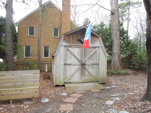 Carol Davanay's album, 8 Cromwell Court, Newport News, VA