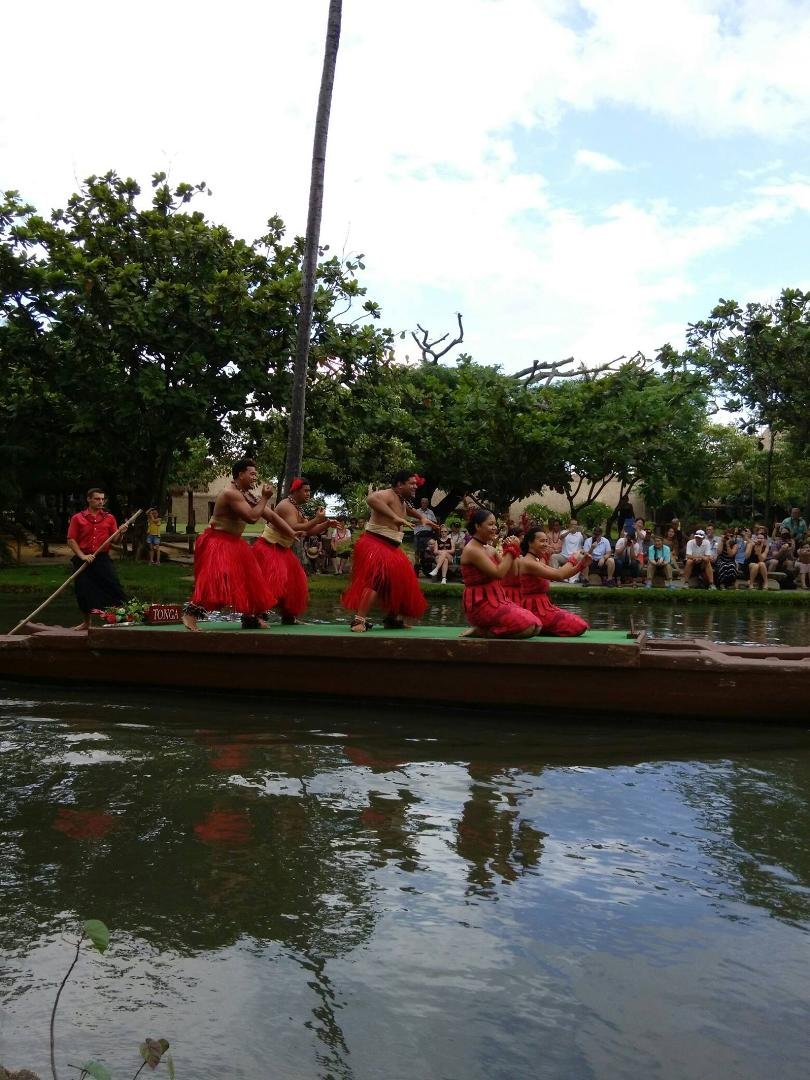 We had a wonderful day at the Polynesian Cultural Center on Monday.