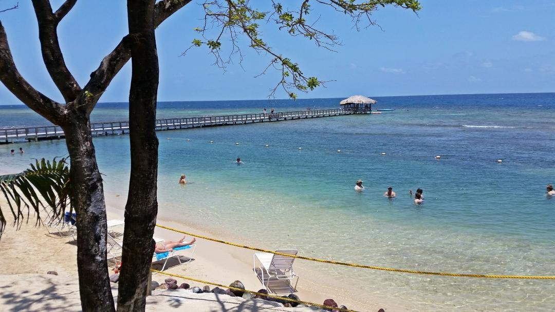 Last Wednesday in Honduras on a little island....some of the best snorkeling at the end of that dock....great reefs for about 50 yards out and about a 100 foot drop after that.