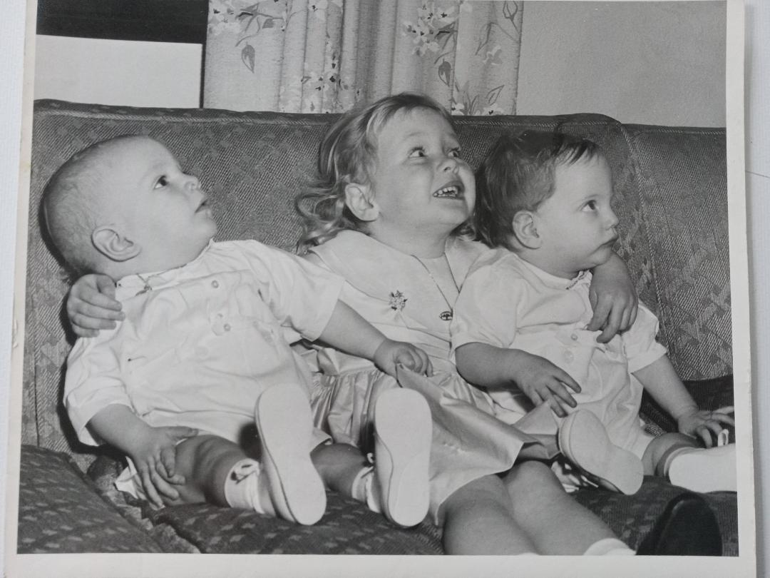 Happy Birthday to my brothers...miss you mucho!