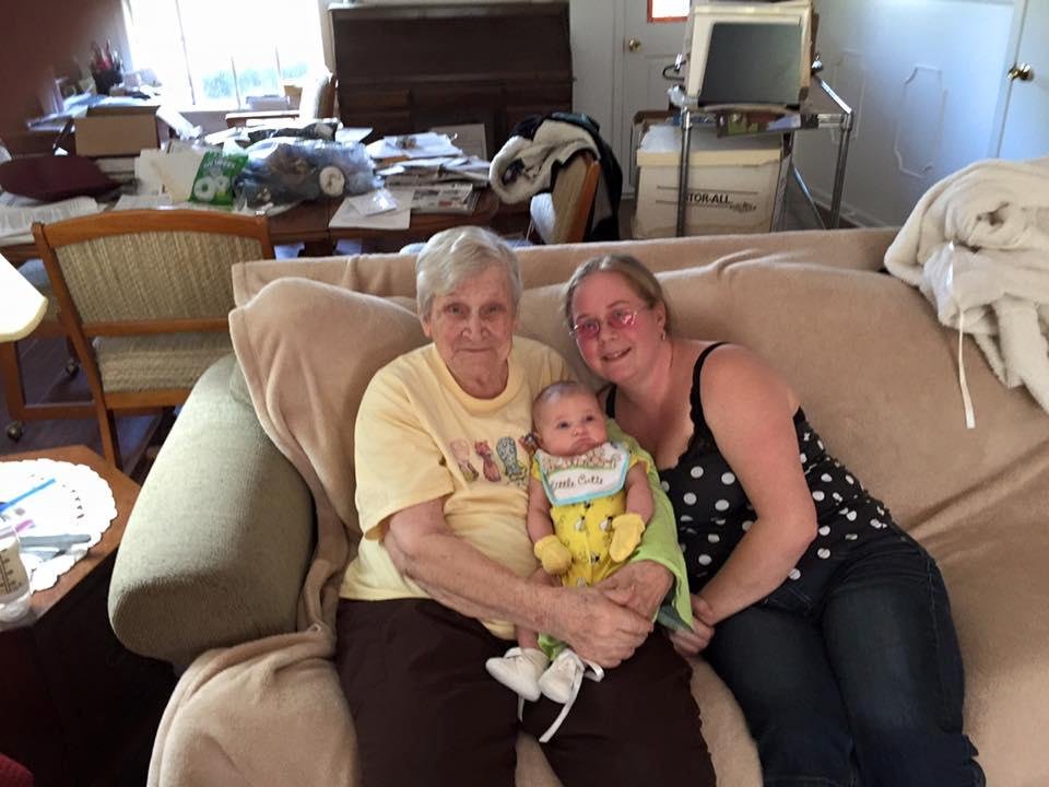 Mom with her granddaughter Ann and her great granddaughter Dominica
