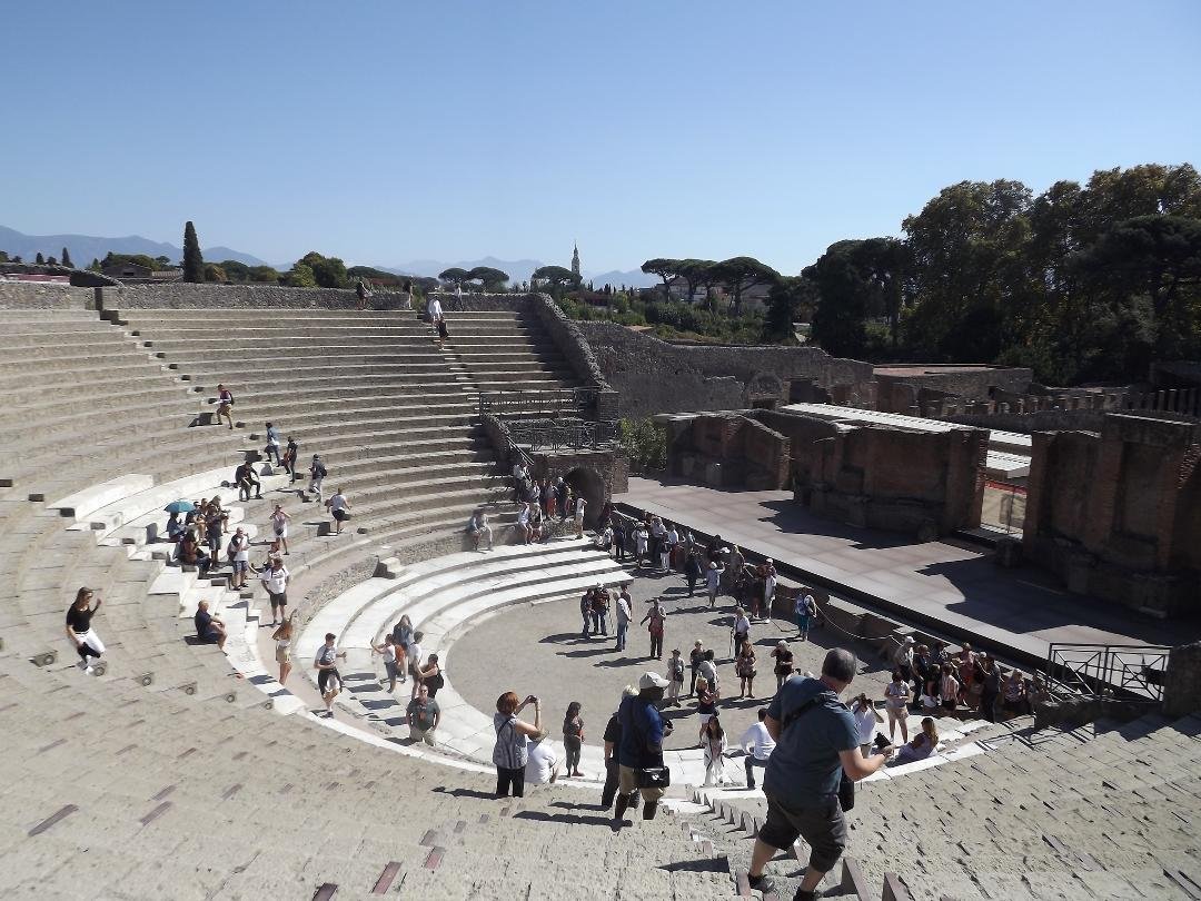 A memory came up from 2018, Pompeii Spectacula. Spot the Pierre,...