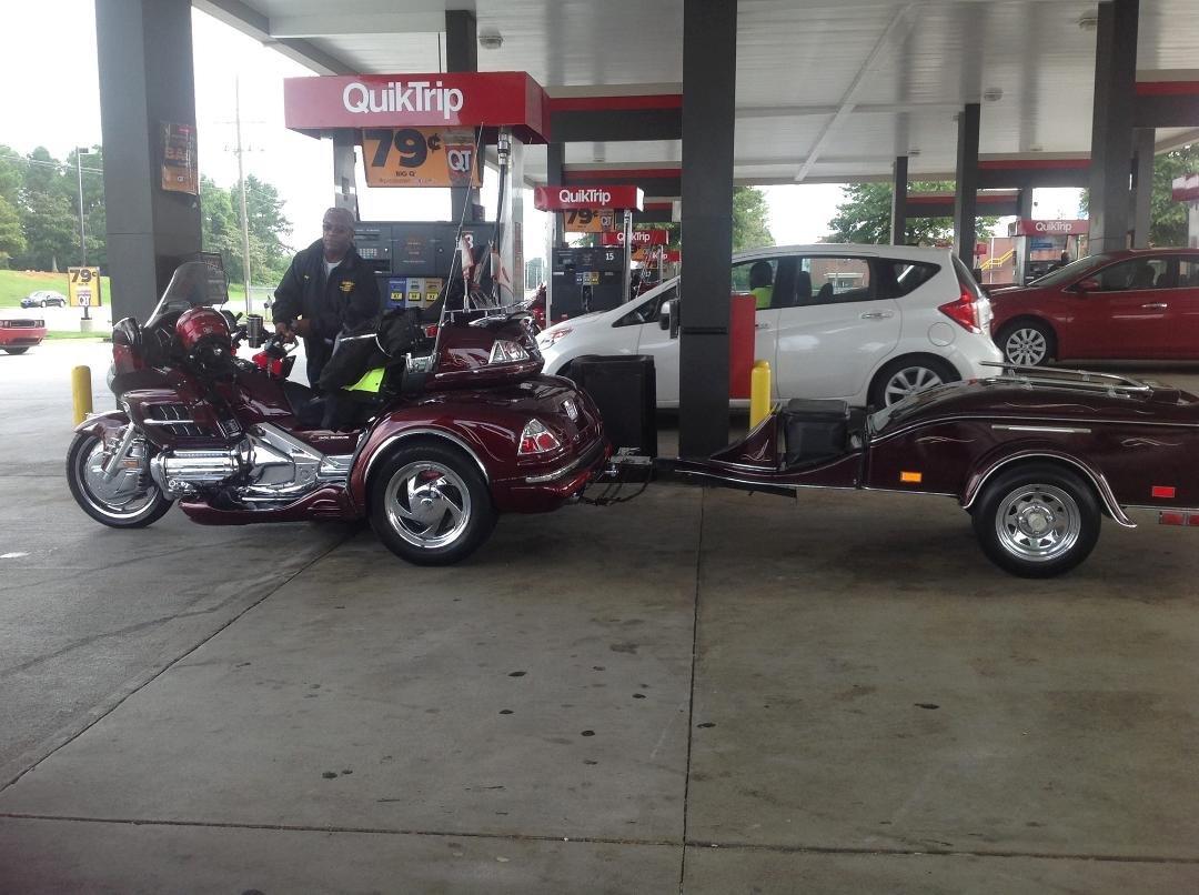 This a Bike Club on their way home to N.C. From an event in Alabama. Sharp Bikes!