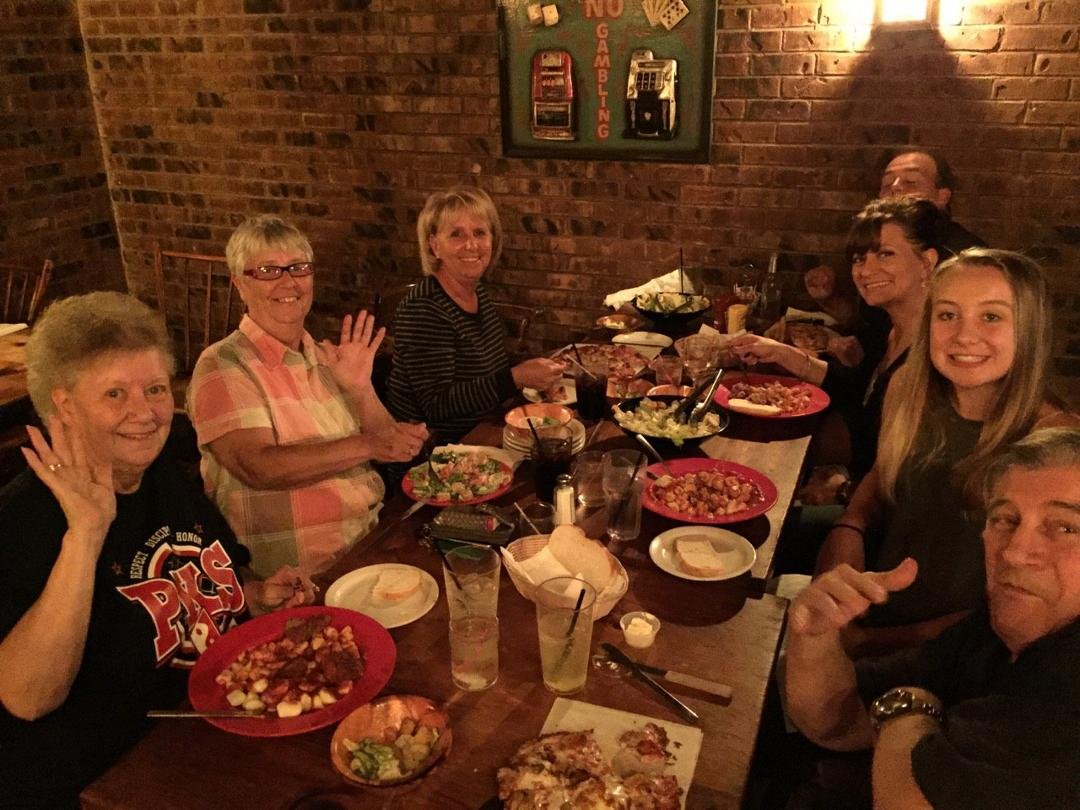Dinner with the family! 💜