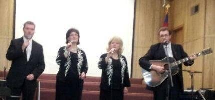 I got to see the Chuck Wagon Gang singing at Pilgrim Rest #2 Baptist Church, near Alba, Texas the other evening. Here is a photo I took with my cell phone. This is my favorite gospel singing group.