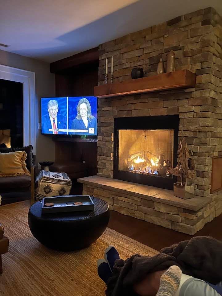 Watching debate SMH. Good News NC if your still undecided Kennedy still on ballot. 😂