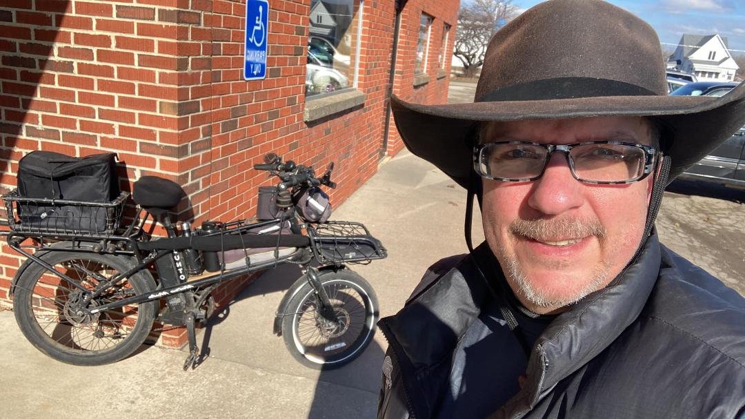 Beautiful sunny to bike.... but quite windy today but oh my God it's amazing.