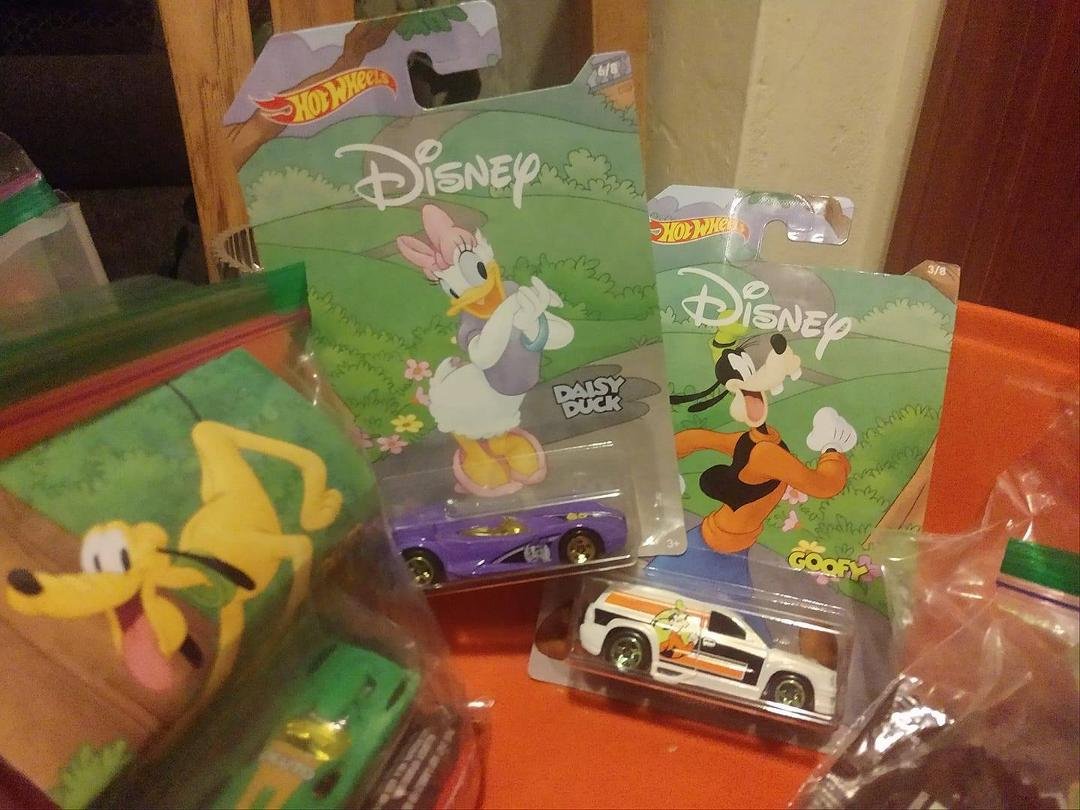 I made five young kids excited and happy.. check out what I have in my candy bowl.. they ran out to the road to show them and the parents seem shocked their kids chose cars over candy.  Must be a rare event for trick or tre