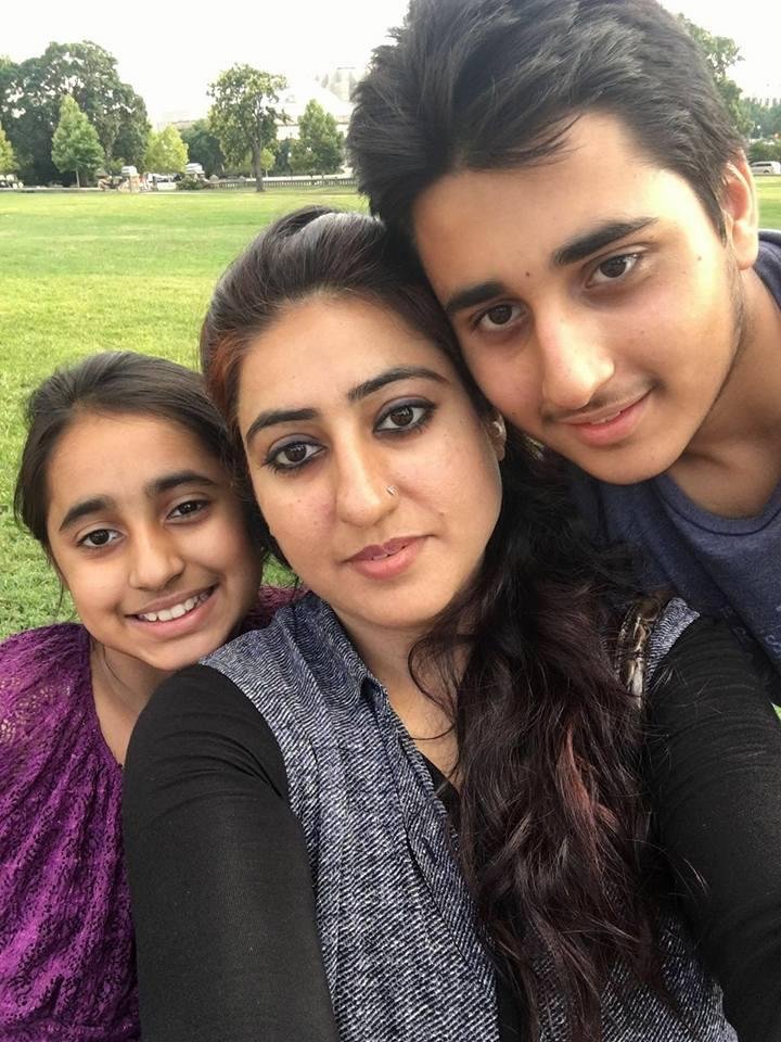 Aroosh Akbar's album, Mobile Uploads