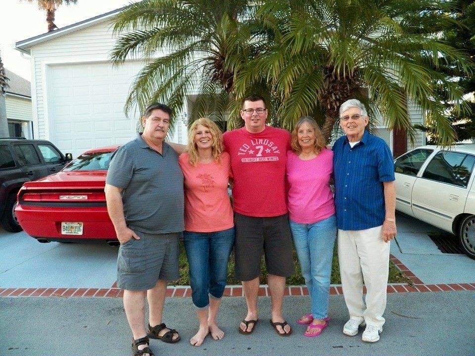 HAPPY FATHER'S DAY to my awesome Dad! I love you. Have a super-de-duper day... wish I could be there to share it with you! xoxo