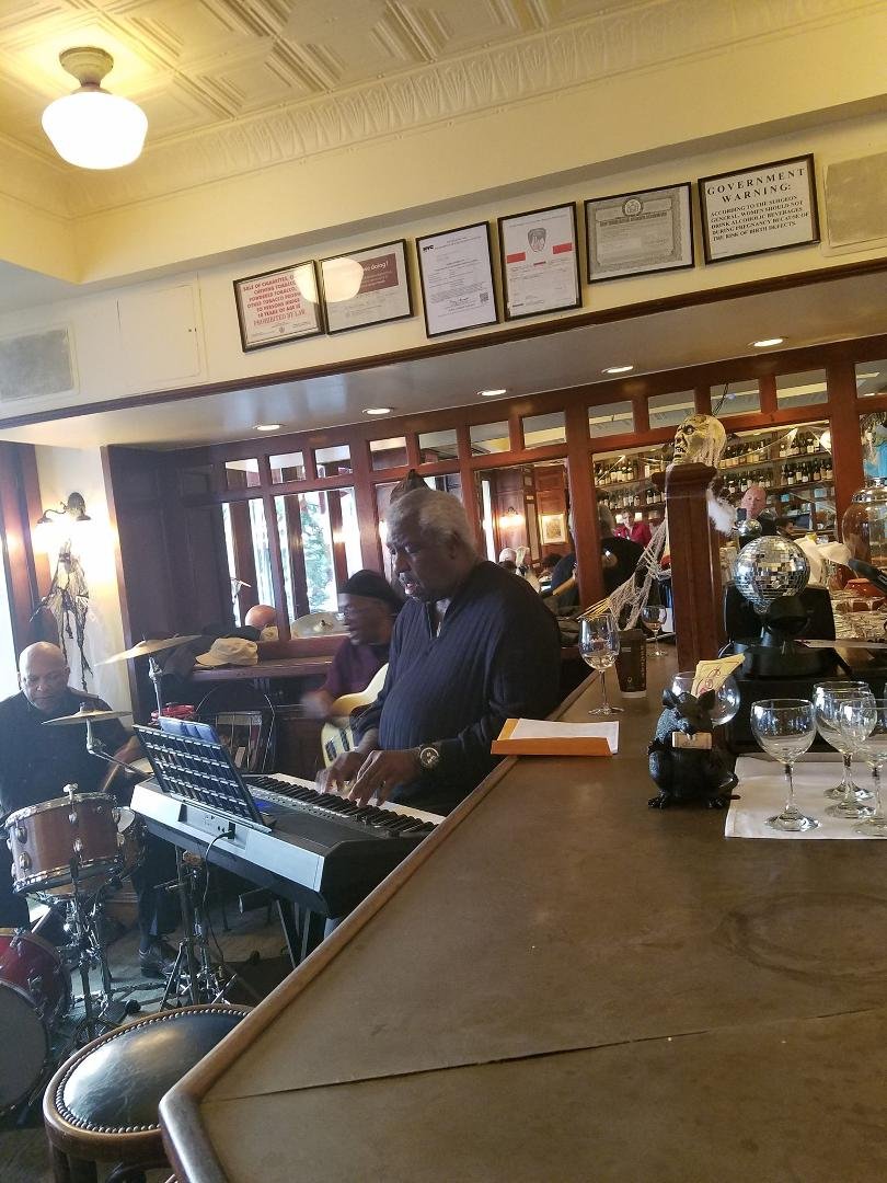 Jazz brunch in NYC. Killing time before the Steelers game.