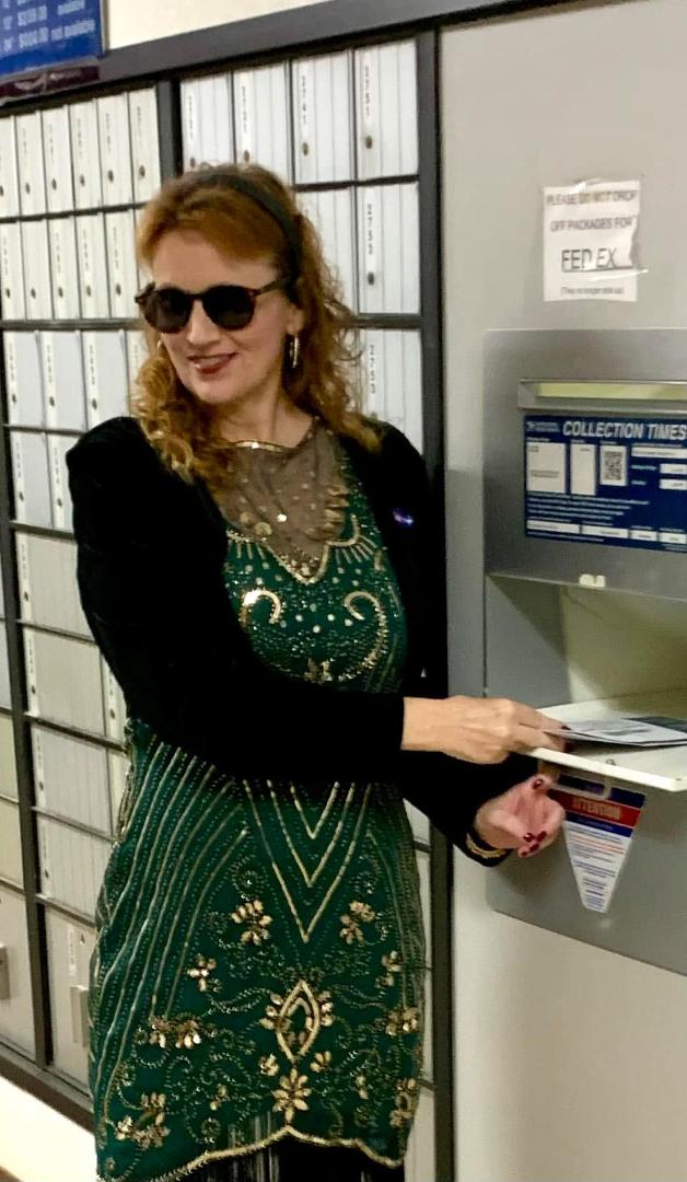 I dressed up to drop my ballot 😂 Most important election of my life! Rid of Kelly!!! 😂😂😂
I can be very extra 😂😂😂