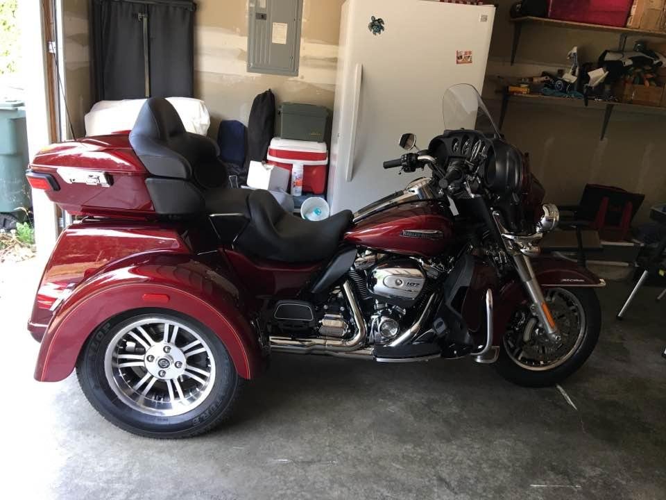 Got the new toy today 7 mi on a 2017 trike